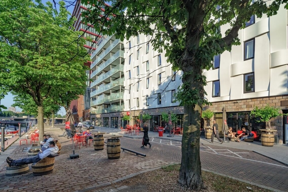 Ibis Rotterdam City Centre 57/64