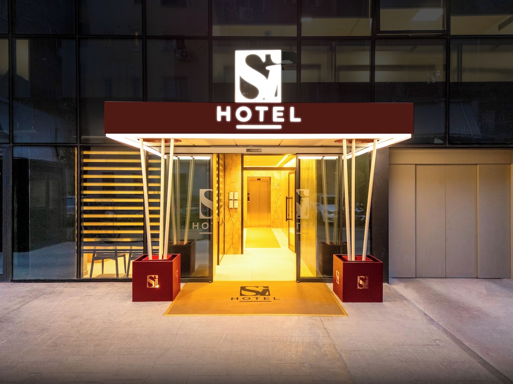 Si hotel Tirana 6/61