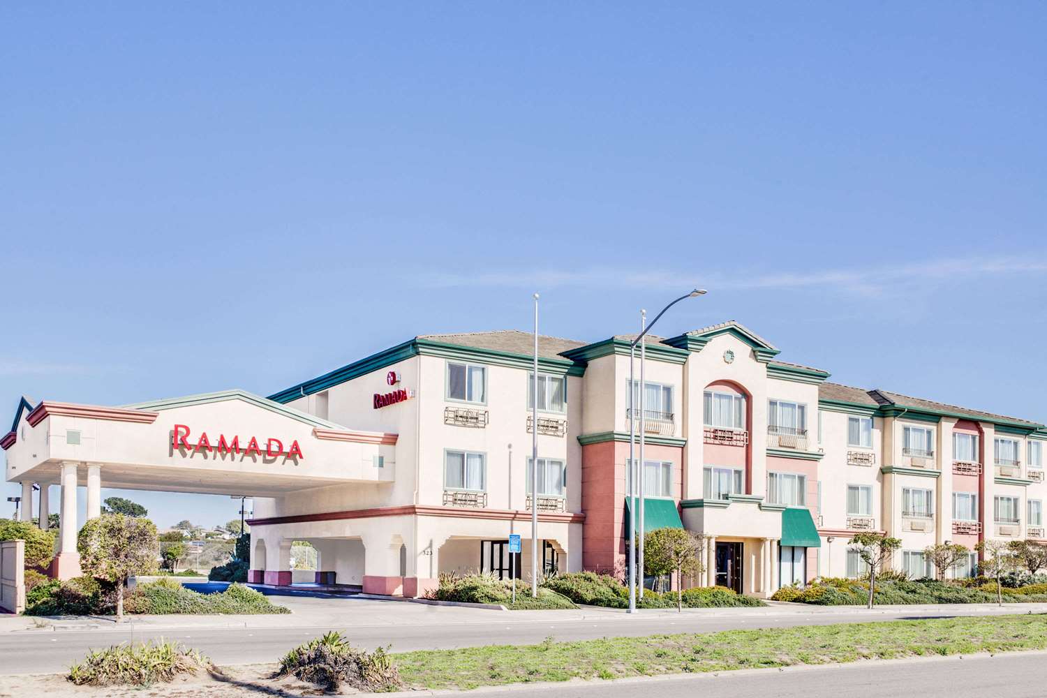 Ramada By Wyndham Marina 2/73