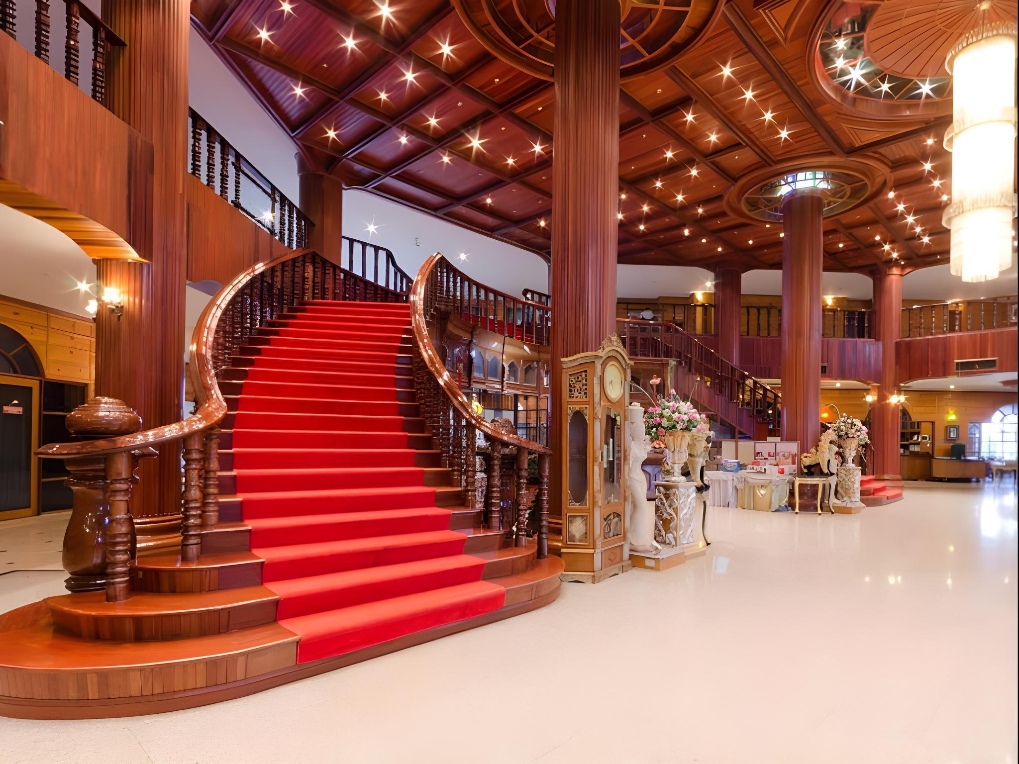 Hermitage Hotel & Resort 10/15