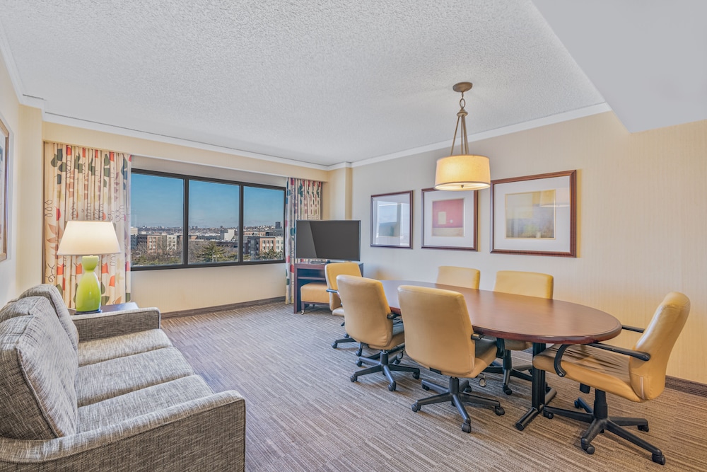 Harmony Suites Secaucus Meadowlands 24/44