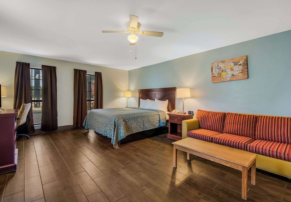 Econo Lodge Inn & Suites Fulton Rockport 18/41