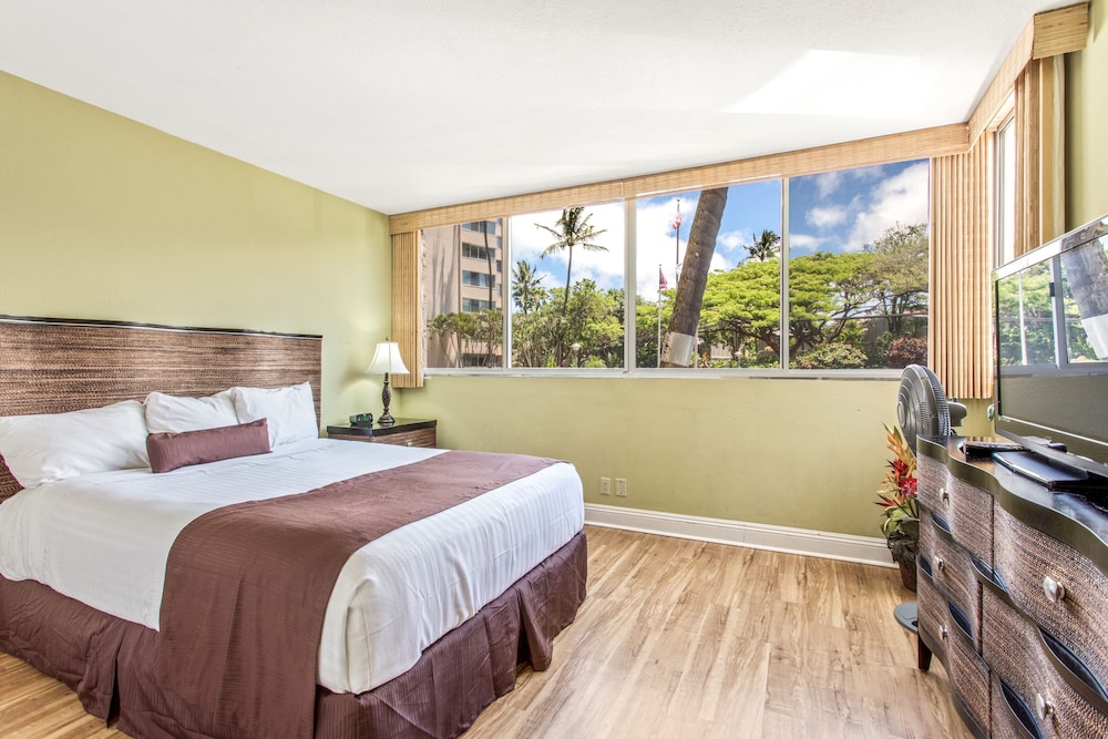 Royal Kahana Maui by OUTRIGGER 30/77