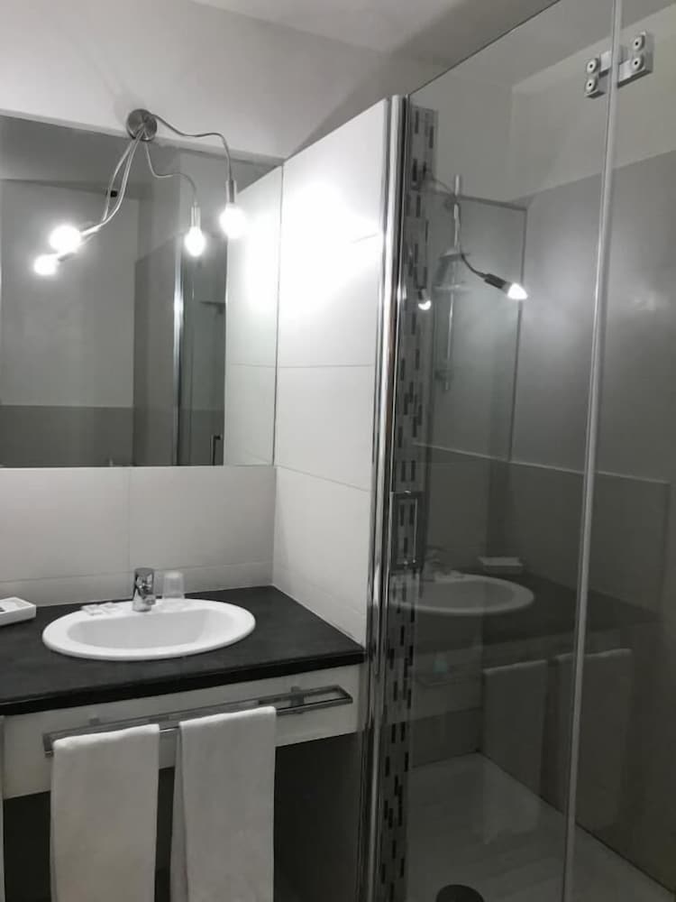 Azur Hotel 58/59