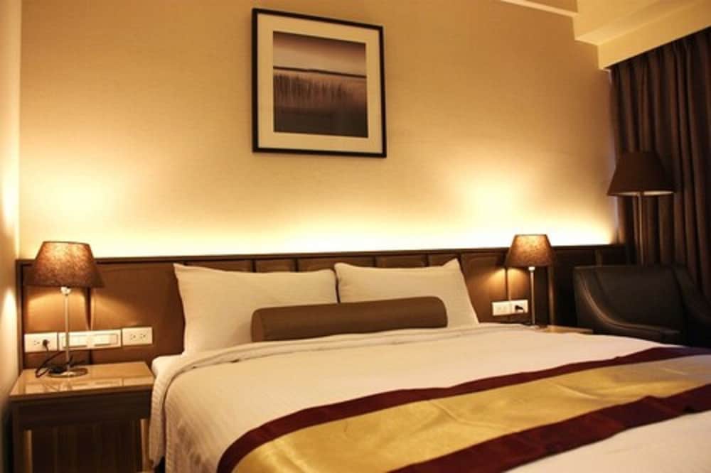 Toong Mao Evergreen Hotel 9/40