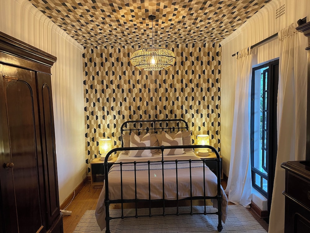 Sandton Farmhouse Executive B&B 6/38