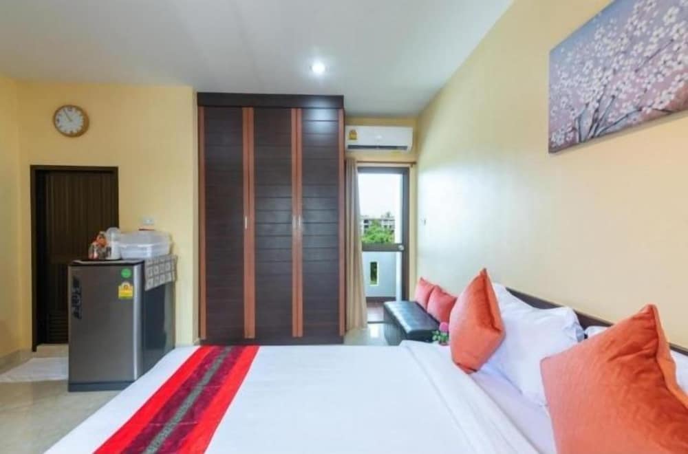 T Y Airport Inn 18/53