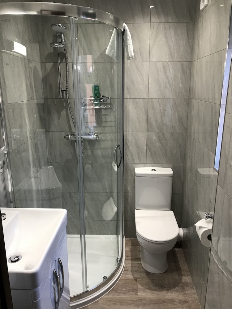 Bowden Lodge Hotel 46/50