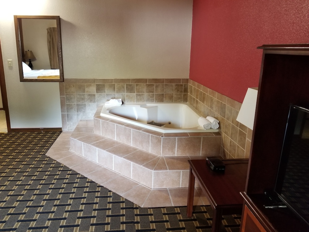 Americas Best Value Inn Hinckley 10/25