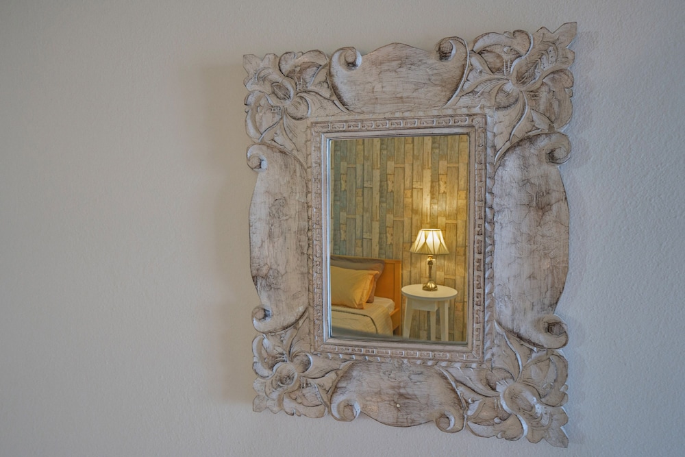Villa Camellia 10/27