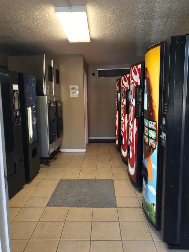 Carmel Inn Suites 43/47