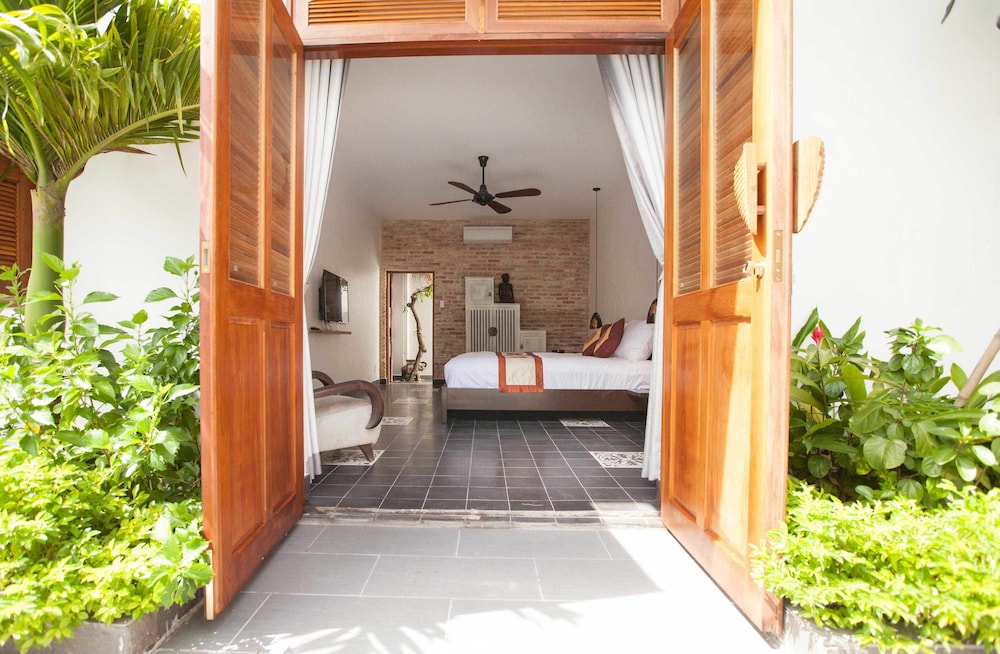 La Casita Saigon 1/16
