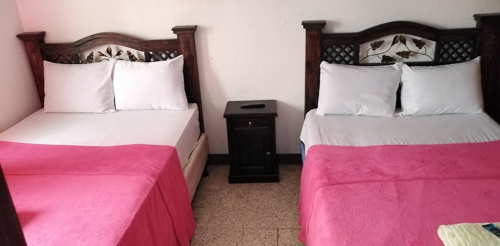 DELUXE, DOUBLE BED