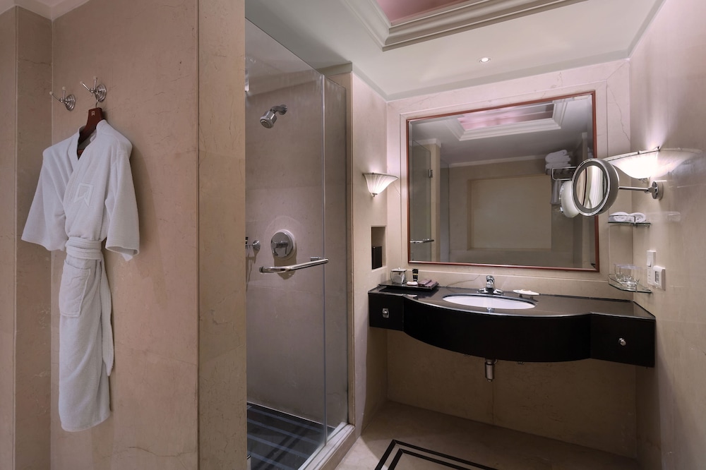 Sheraton New Delhi 4/40
