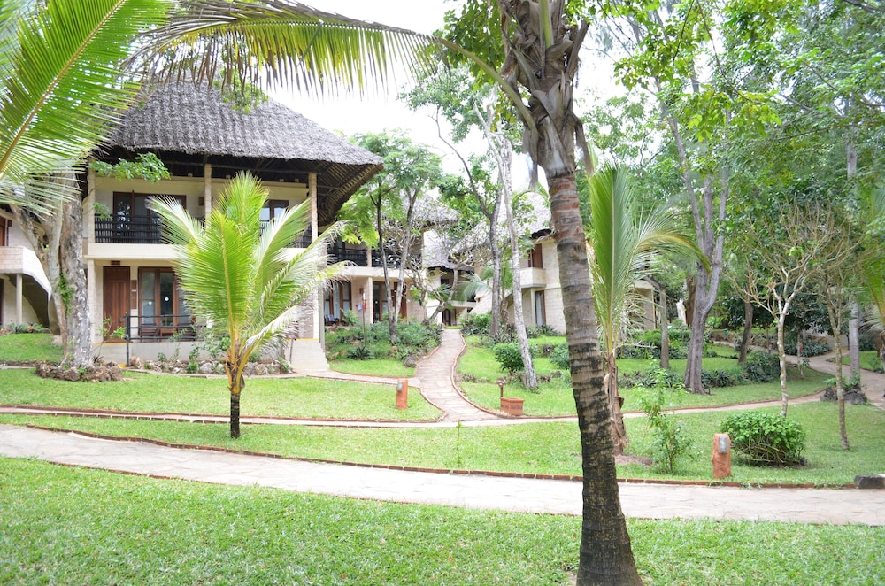 Baobab Beach Resort in DIANI BEACH