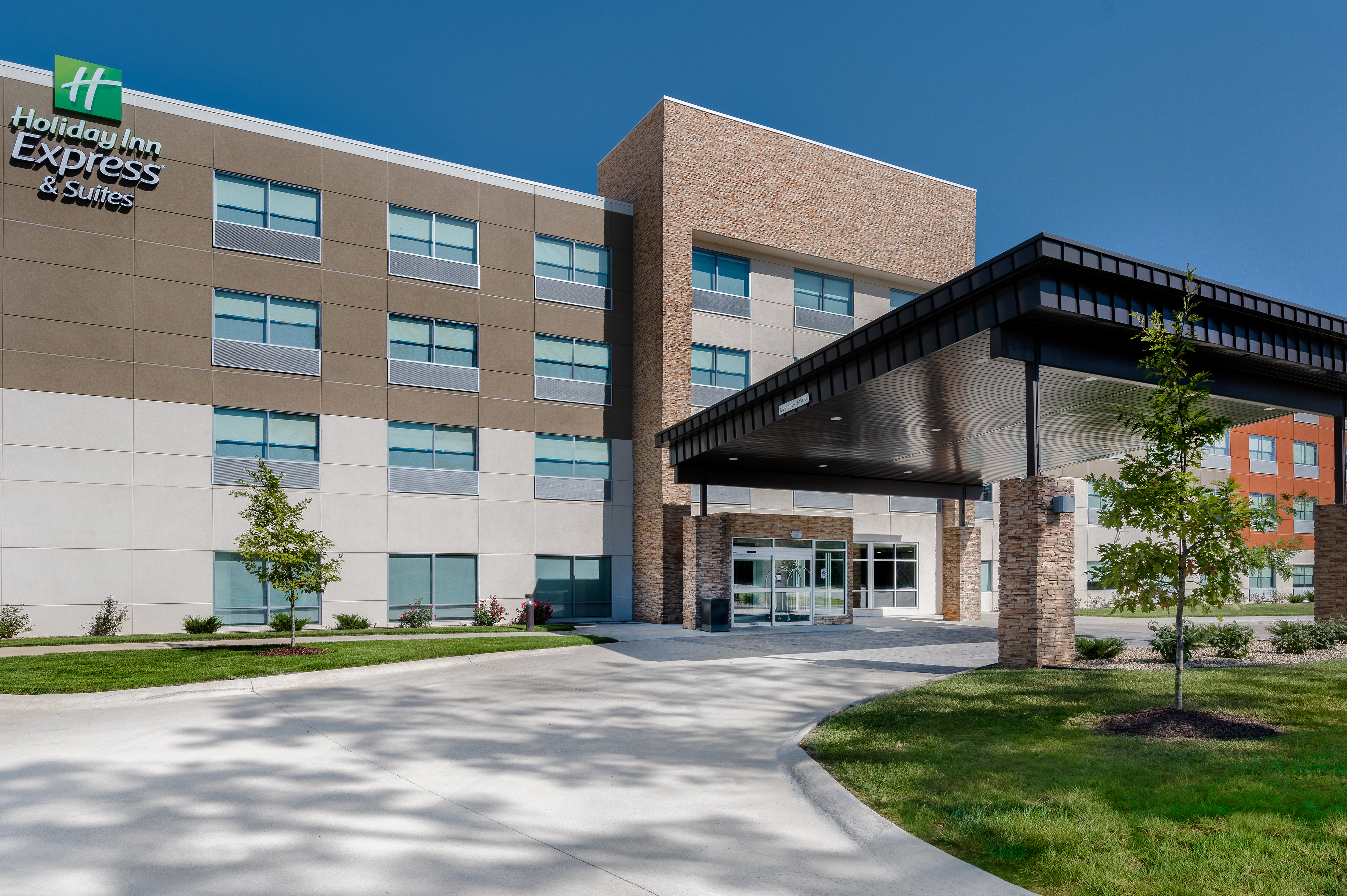 Holiday Inn Express and Suites Alton St Louis Area 4/43