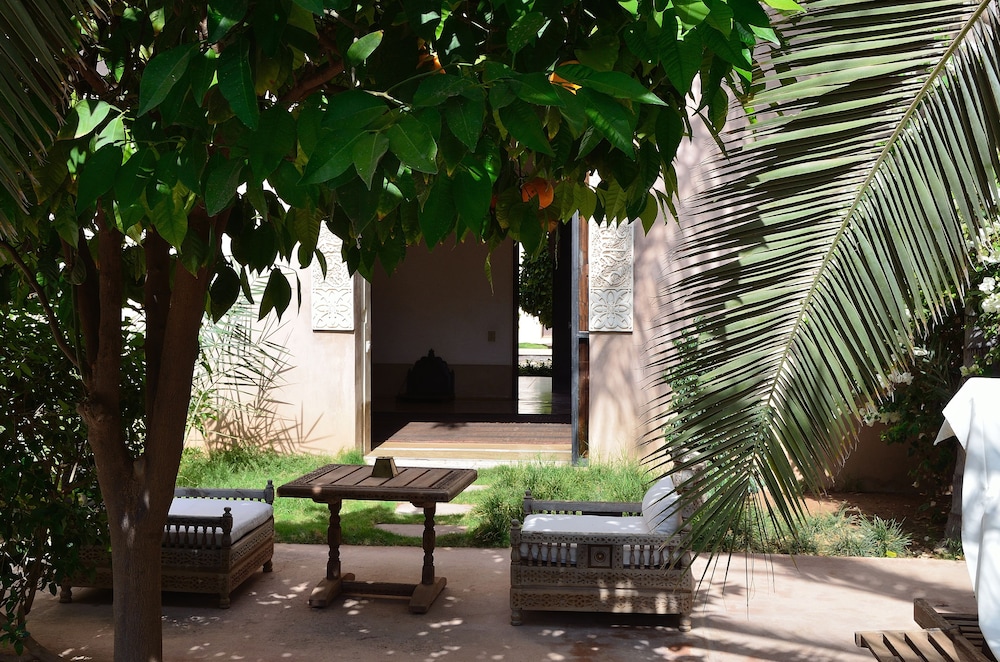 Ksar Char Bagh 2/85