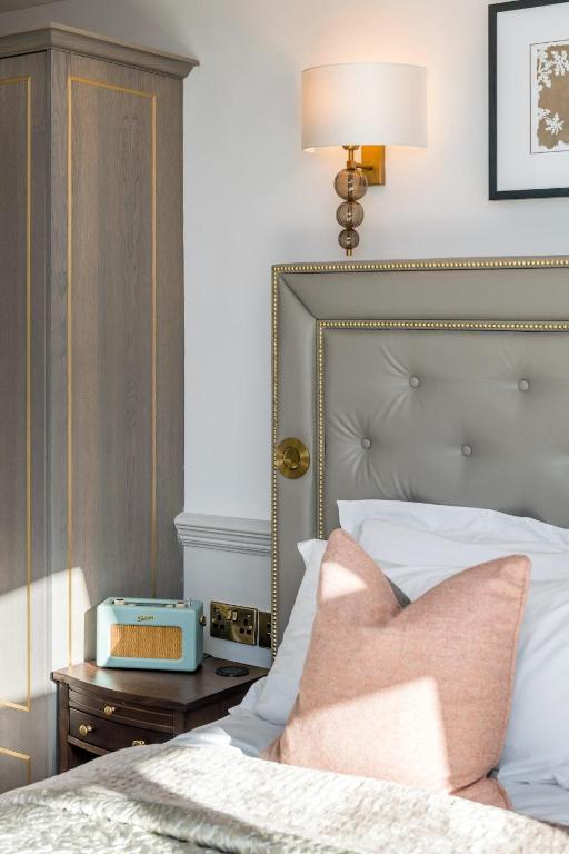 Castle, Suite, King Bed, Sofa