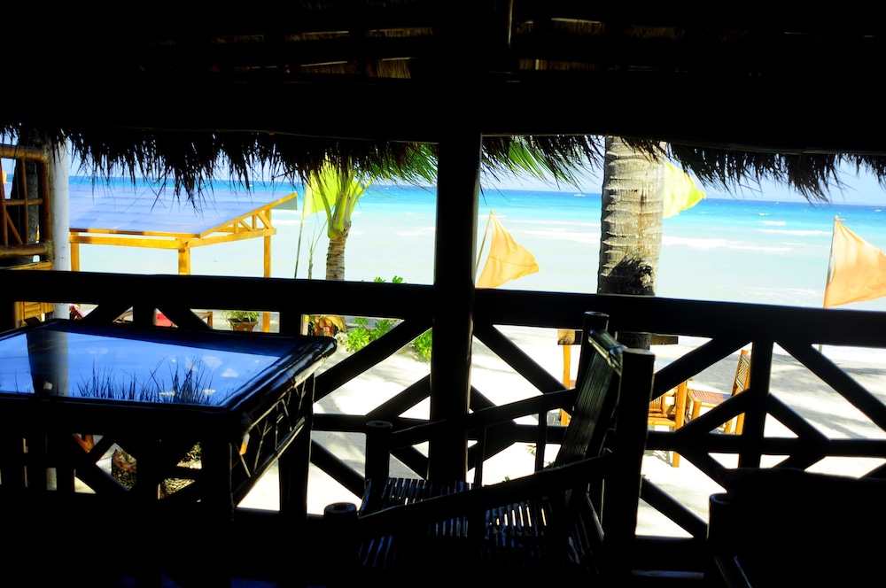The Coral Blue Oriental Beach Villas And Suites 50/65