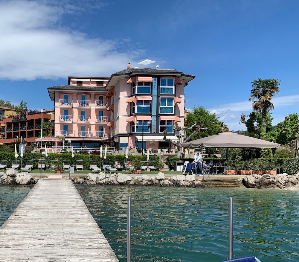 Kriss Internazionale Hotel 3/70