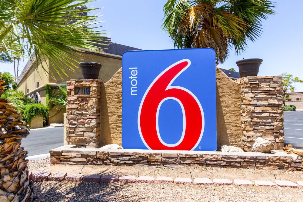 Motel6 Glendale, AZ 37/48