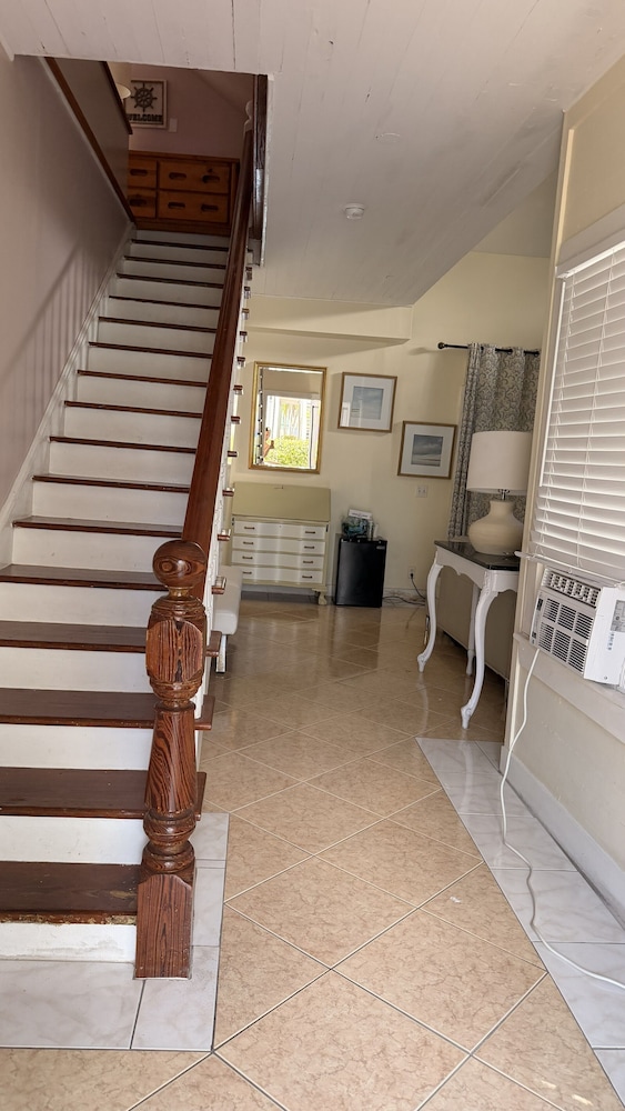 Heron House Court - Adult Only 39/65