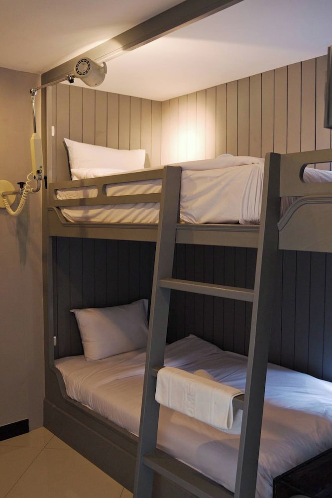 The Secret Service Bed And Breakfast 20/36
