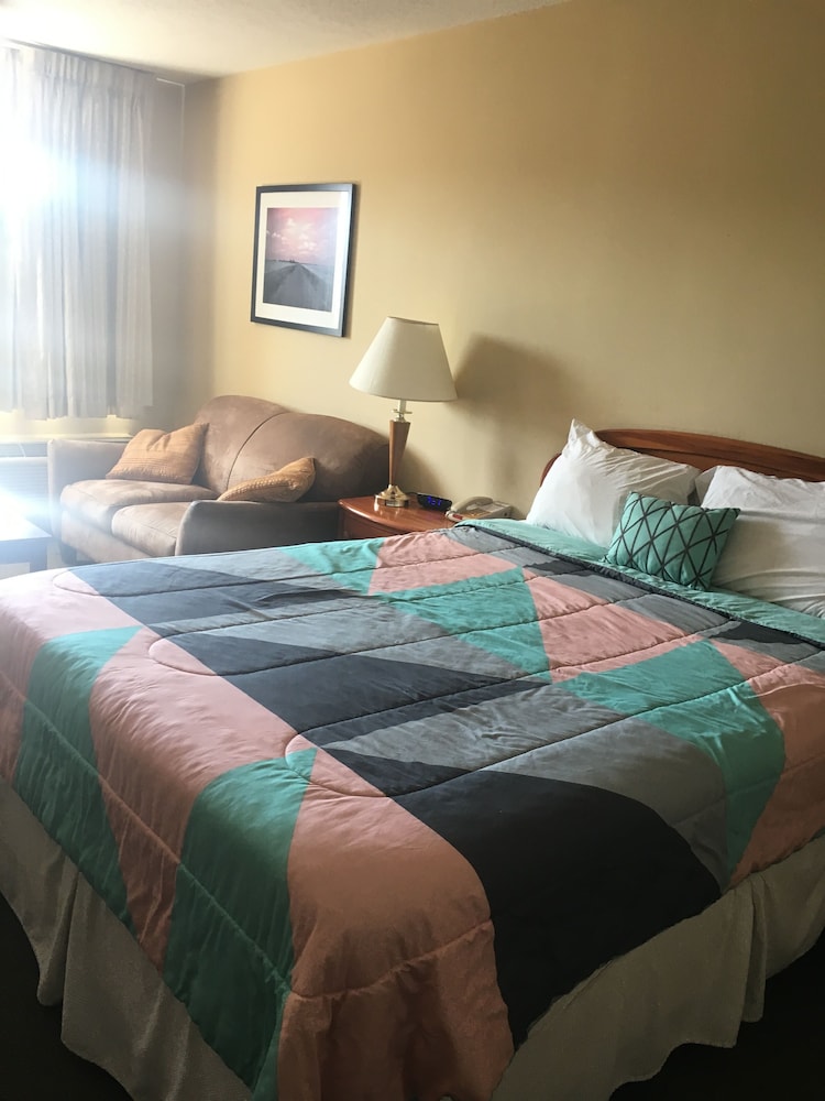 Ambassador Inn 19/56