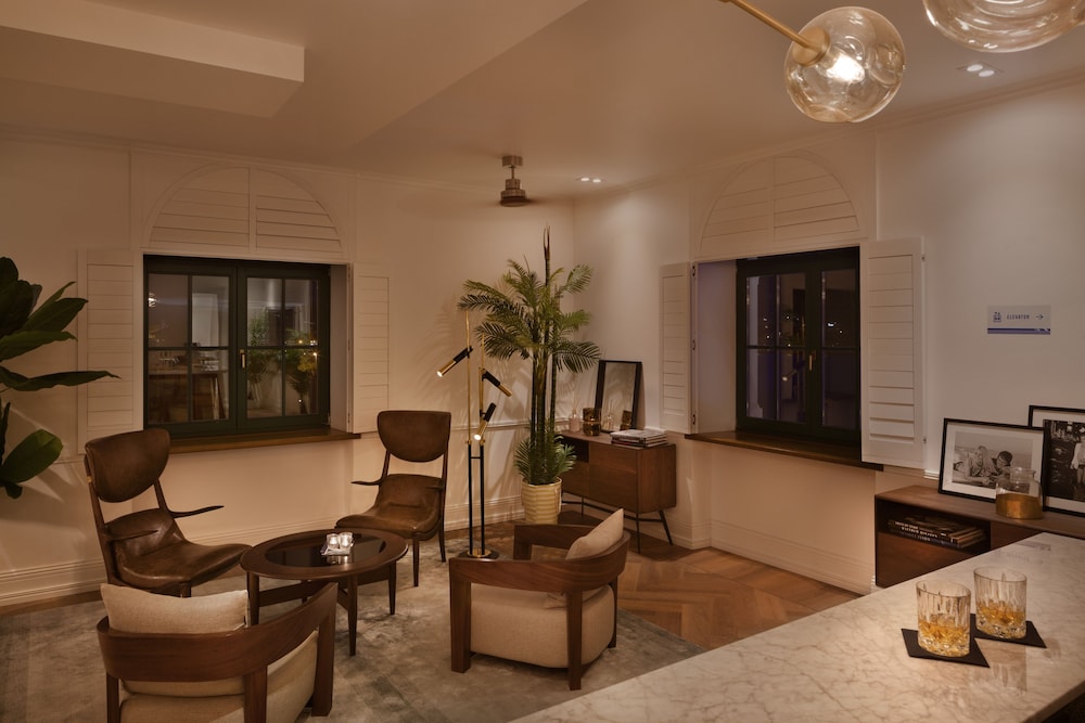 Brown Beach House Design Hotel 54/75