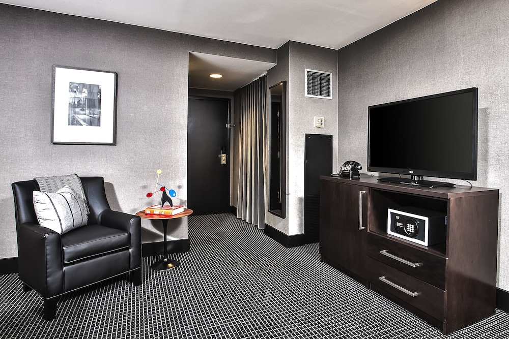 Lord Baltimore Hotel 35/65