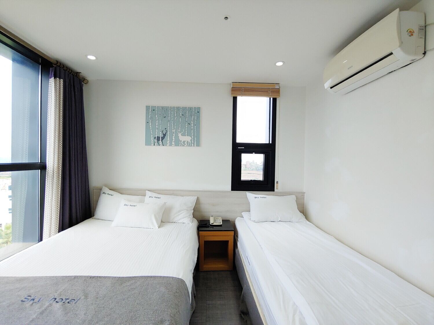 DELUXE, TWIN BEDS