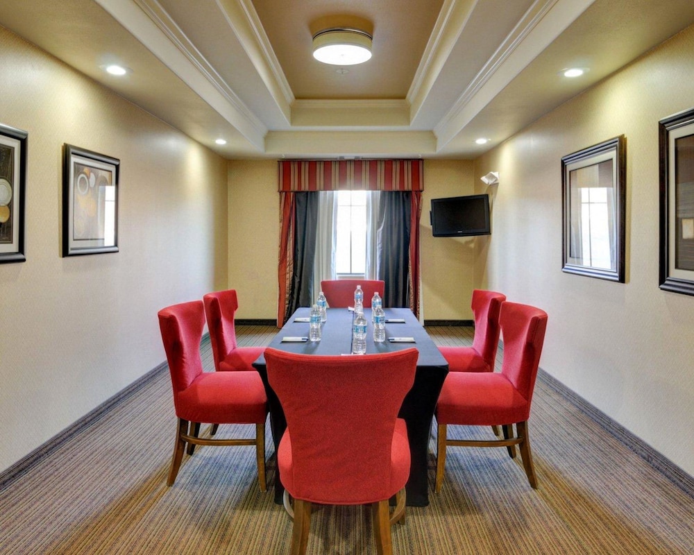 Comfort Inn and Suites Fort Smith I-540 42/47