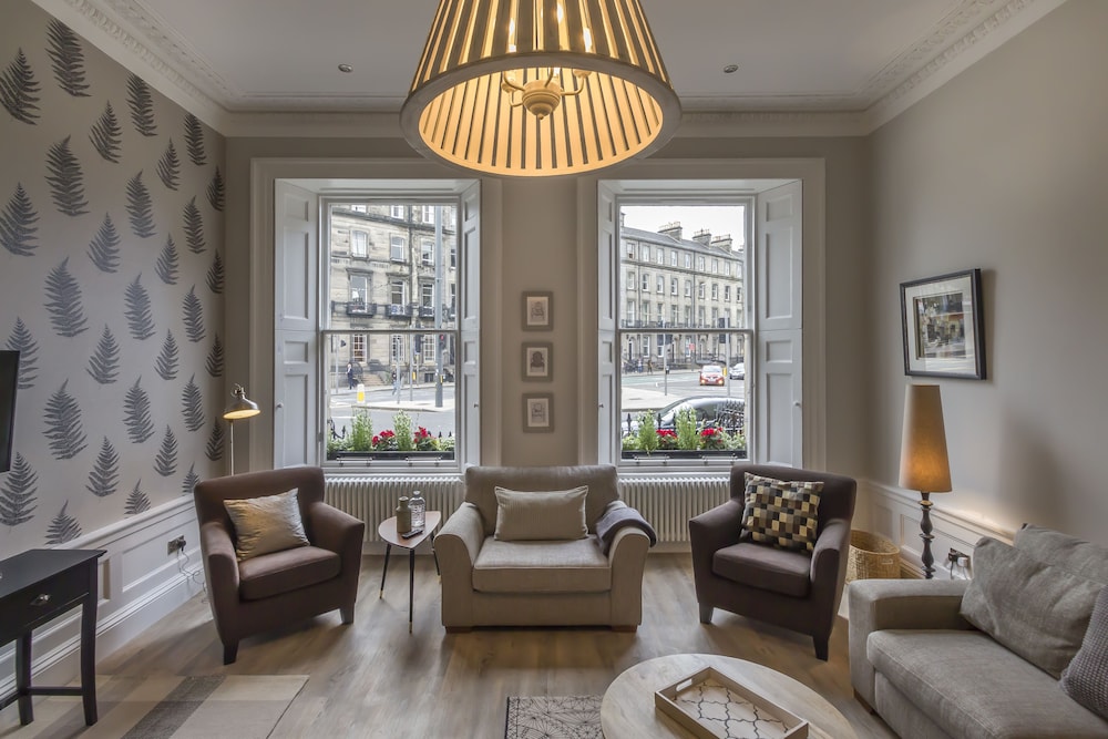 Haymarket Apartments 24/48
