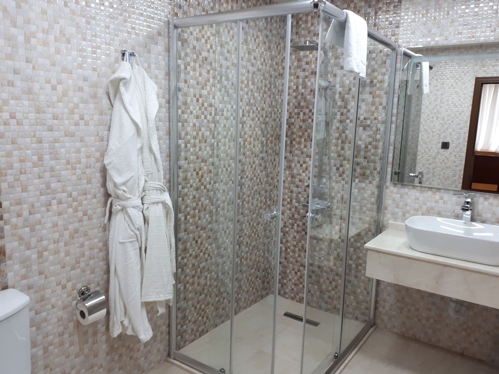 RUMA PORT HOTEL 38/43