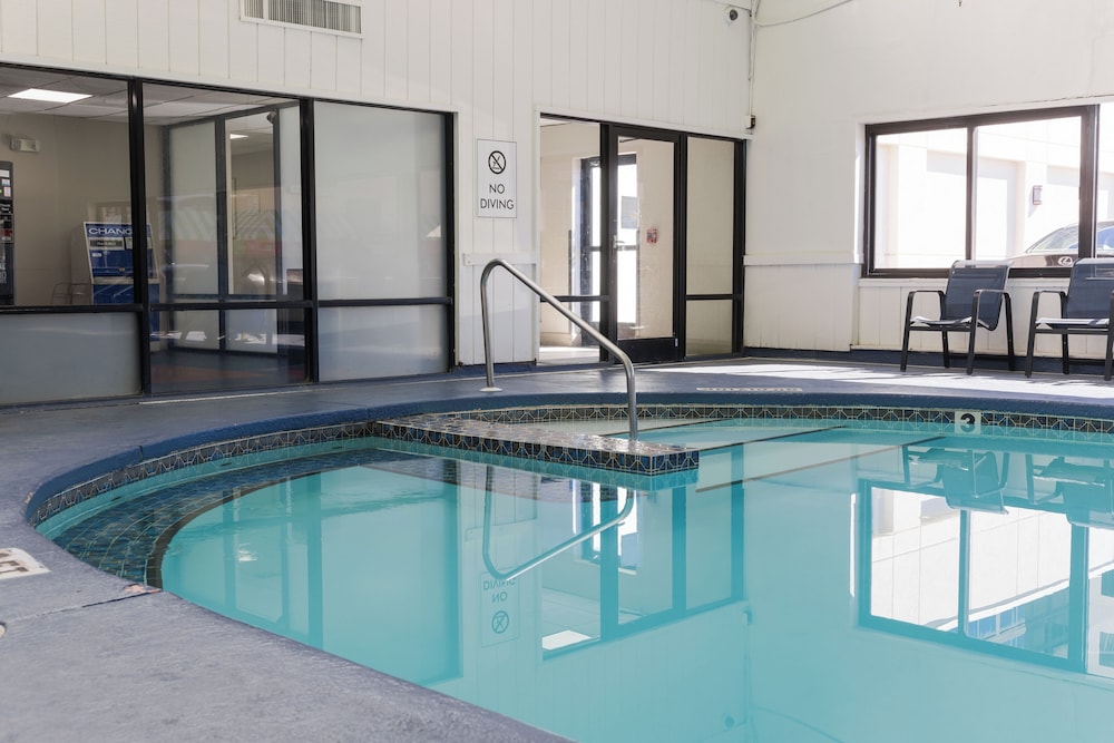 Ramada Plaza by Wyndham Virginia Beach Oceanfront 21/50