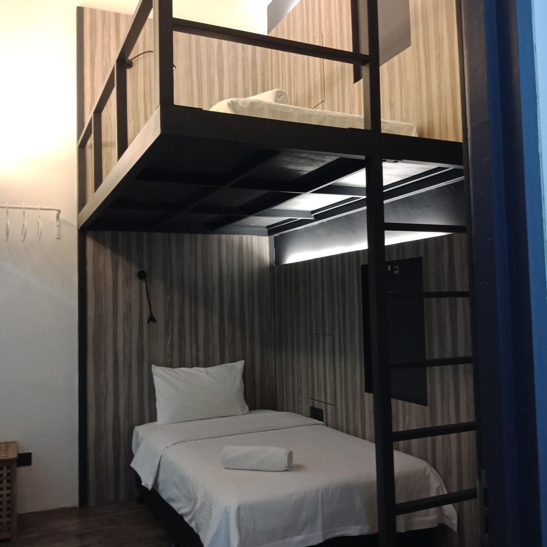Pod, Double Bed