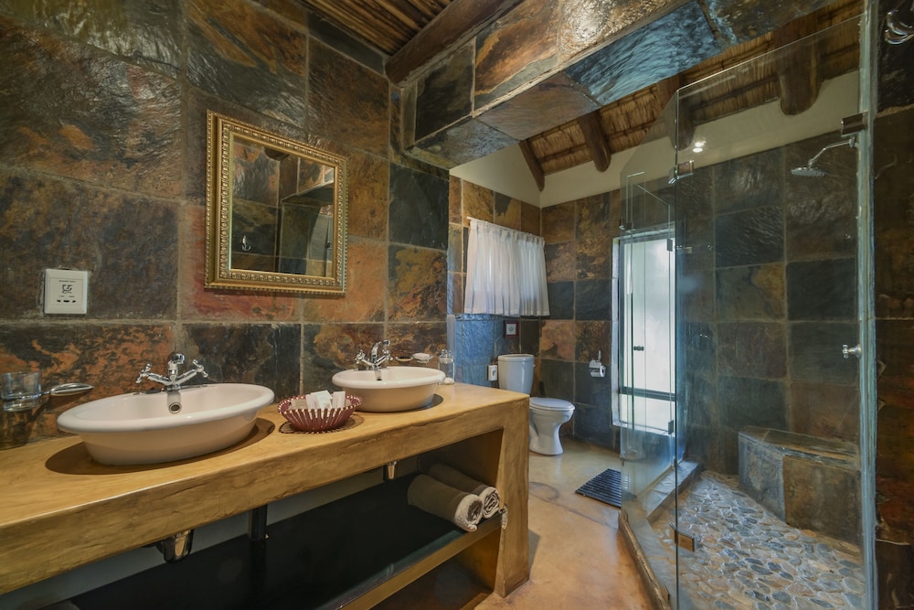 Shiduli Private Game Lodge 32/71