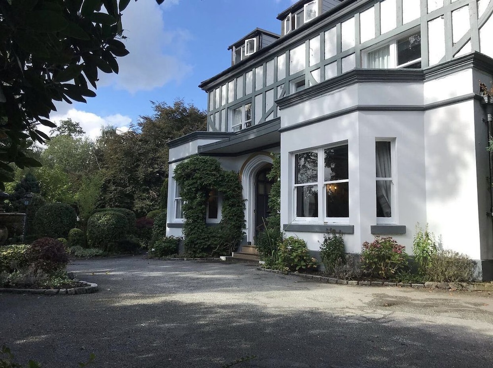Brook Hall Hotel 5/66