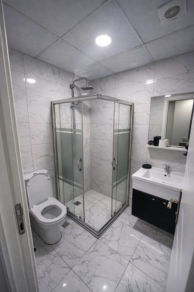 Kavacik Asia Hotel 44/45