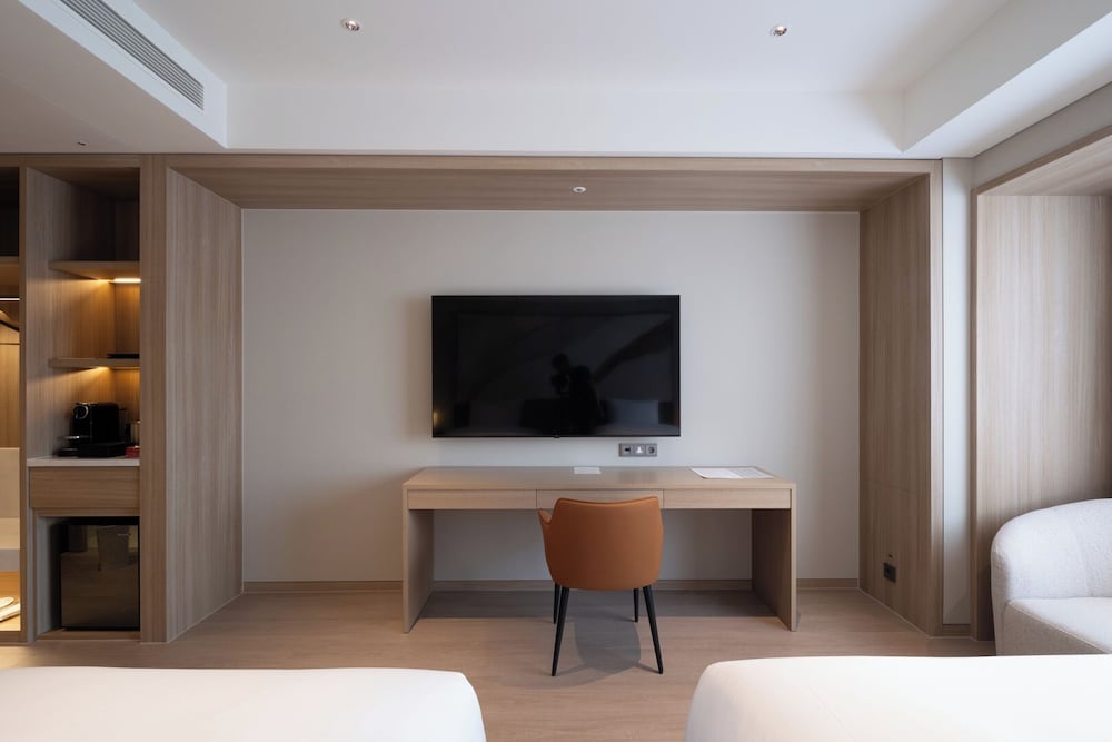 Enford Hotel 45/52