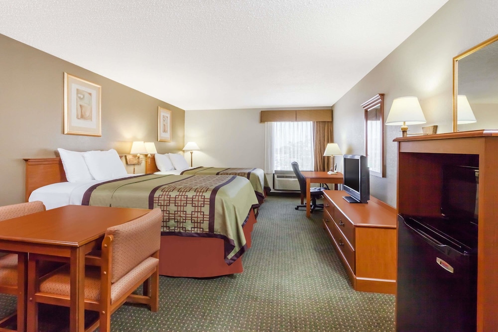 Days Inn & Suites By Wyndham New Iberia 16/27