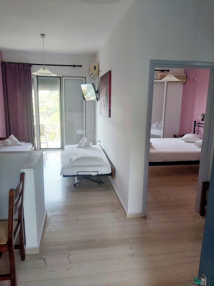Filoxenia Hotel Apartments 17/41