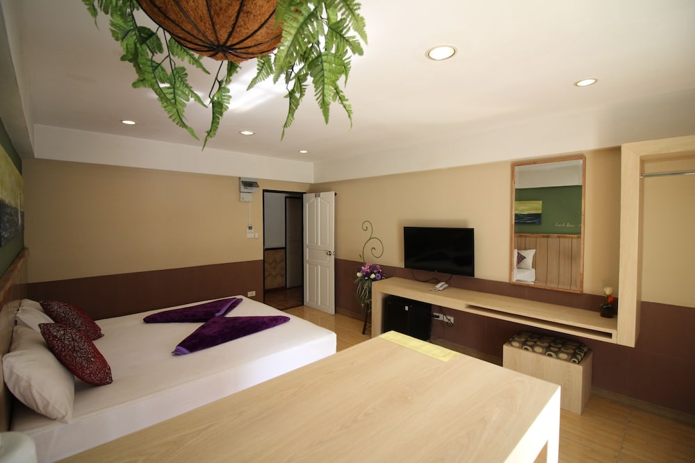 Kaya Place by ZUZU 40/59