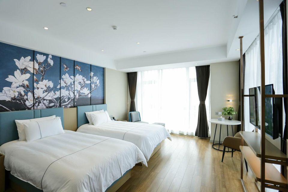 Smart, Twin Beds