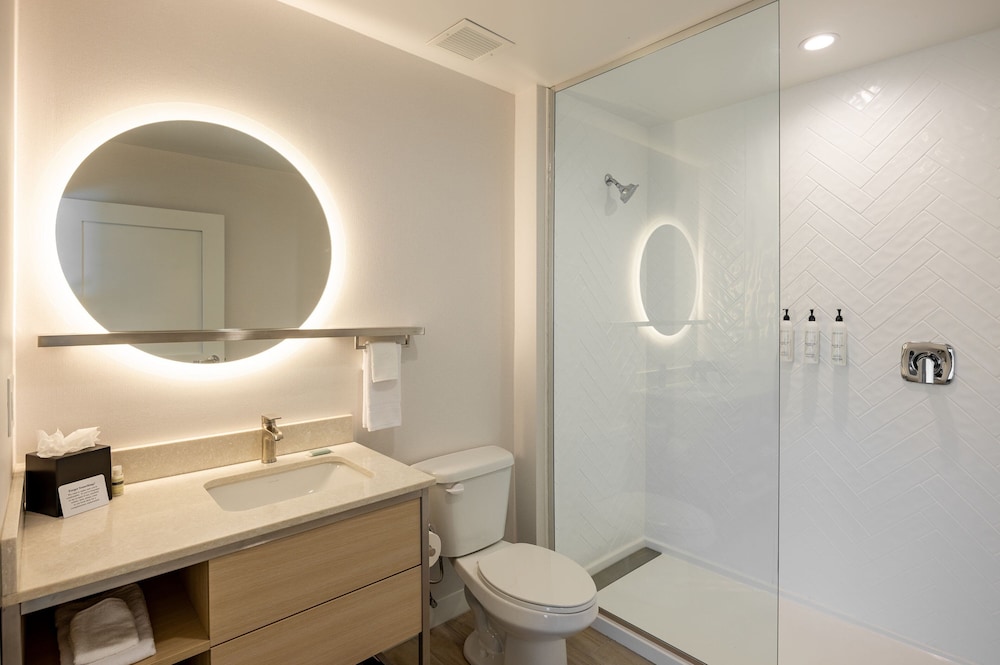 TownePlace Suites Canton Riverstone Parkway 34/38