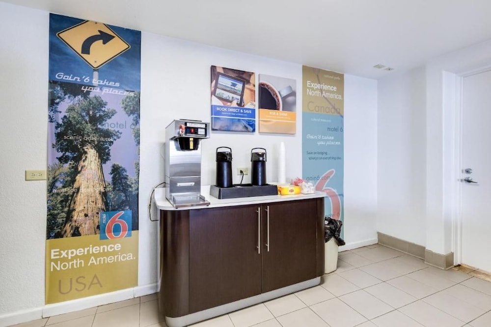 Motel6 San Jose, CA - Convention Center 11/60