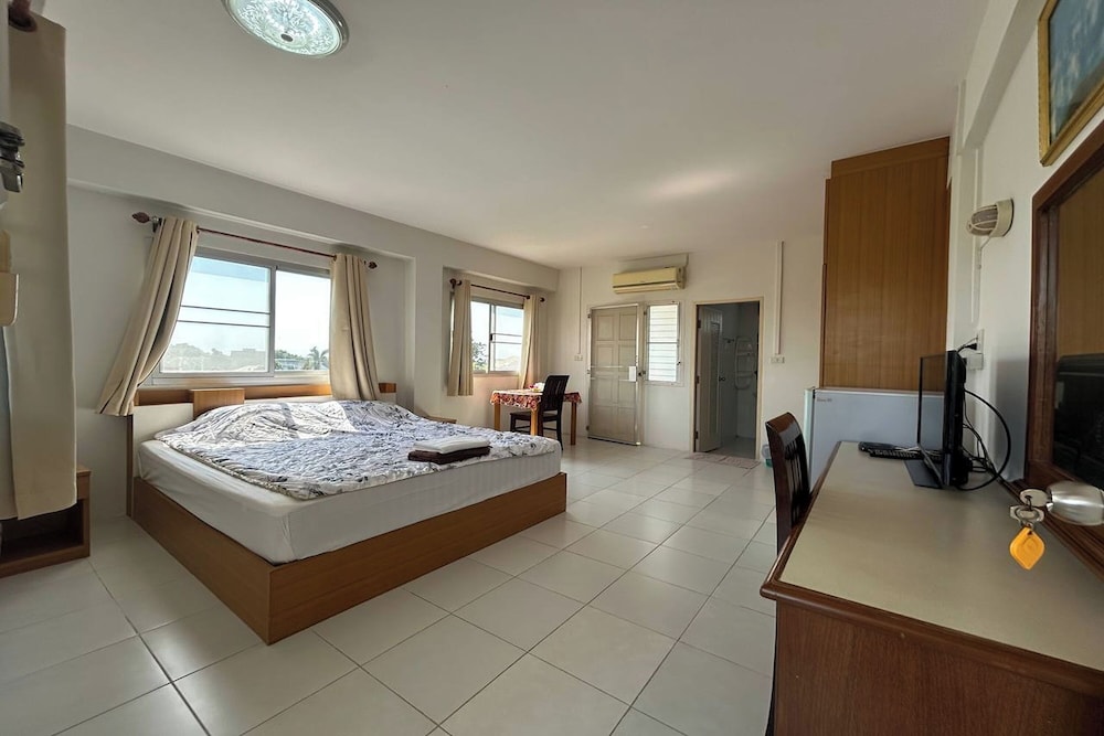 1 BEDROOM, SUPERIOR, STUDIO, SUITE