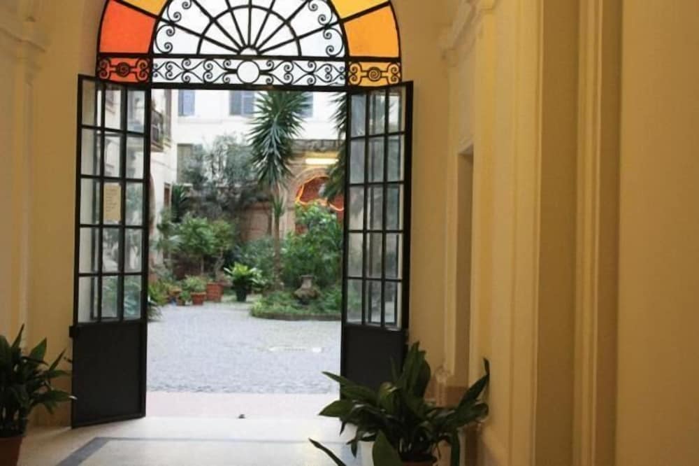 Hotel Campidoglio 49/51