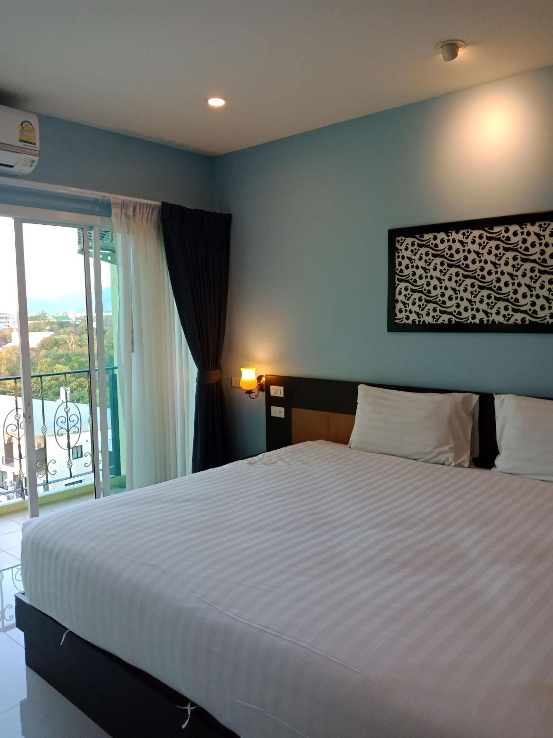 Standard, King Bed, Balcony