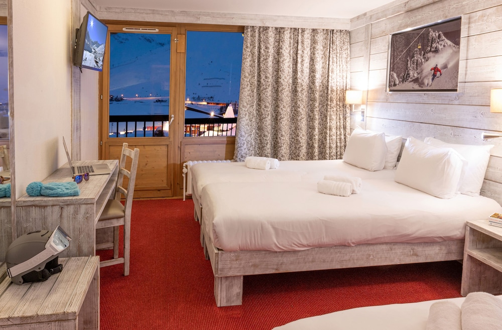 Aiguille Percee Hotel Restaurant 24/74